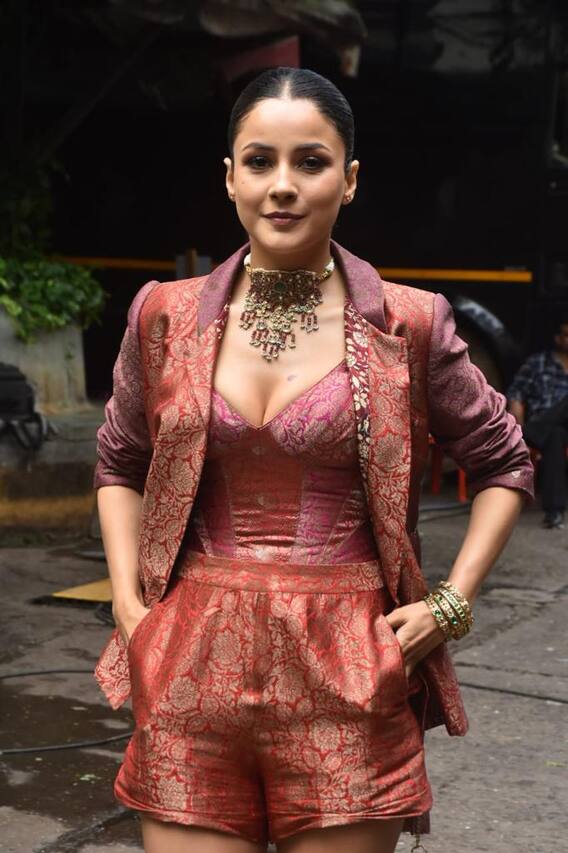 शहनाज गिलचा खास लूक