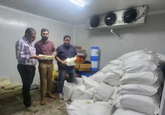 Rajkot: રાજકોટવાસીઓ મીઠાઈ ખાતા પહેલા ચેતજો, 5 ટન અખાદ્ય મીઠા માવાનો જથ્થો ઝડપાયો