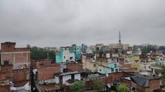 Varanasi Rain: रिमझिम बरसात से वाराणसी का मौसम हुआ सुहाना, काले बादलों ने आसमान में जमाया डेरा