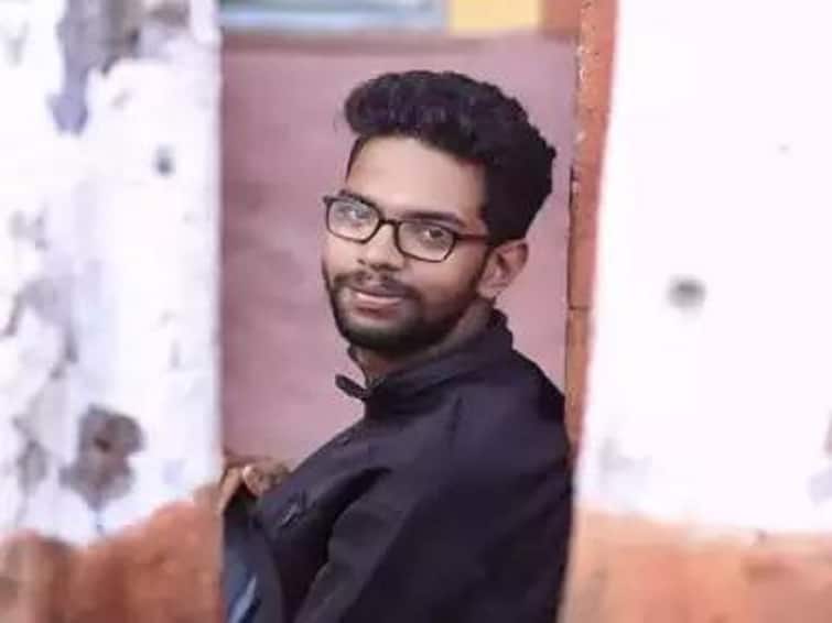 Marathi writer Rajan Khan son IT Engineer debu khan suicide at pune due to some financial reason Pune News : लेखक राजन खान यांच्या मुलाने उचलले टोकाचे पाऊल, चिठ्ठीतून आले कारण समोर!