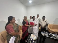 அதிமுக எம்.எல்.ஏக்கள் மத்திய அமைச்சர் நிர்மலா சீதாராமனுடன் திடீர் சந்திப்பு..!
