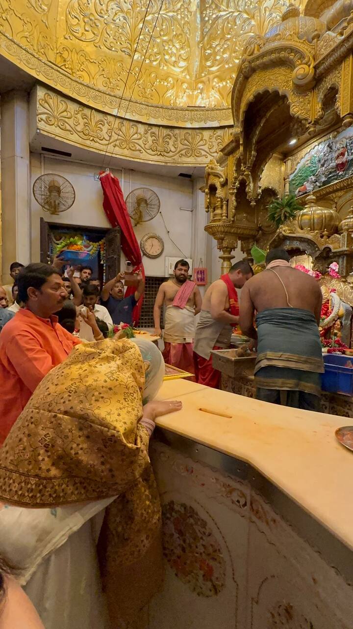 She bowed her head in front of the deity to seek blessings and thank him. (Image Source: PR Handout)