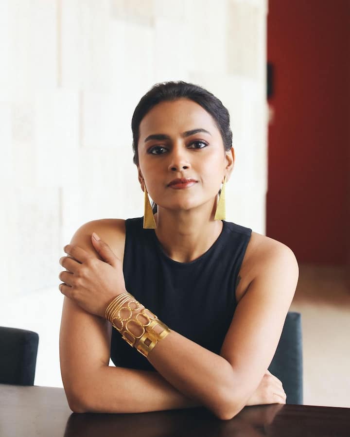 'జెర్సీ' తర్వాత తెలుగులో 'జోడీ', 'కృష్ణ అండ్ హిజ్ లీల' సినిమాల్లో నటించింది శ్రద్ధా శ్రీనాథ్.