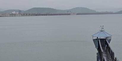 Tapi And Ukai Dam News: more than 345 feet height has full of ukai dam on tapi river in this season Ukai Dam: ઉકાઉ ડેમ સંપૂર્ણ ભરાયો, દક્ષિણ ગુજરાતના માથેથી બે વર્ષ માટે પાણીનું સંકટ ટળ્યુ, જુઓ તસવીરો....