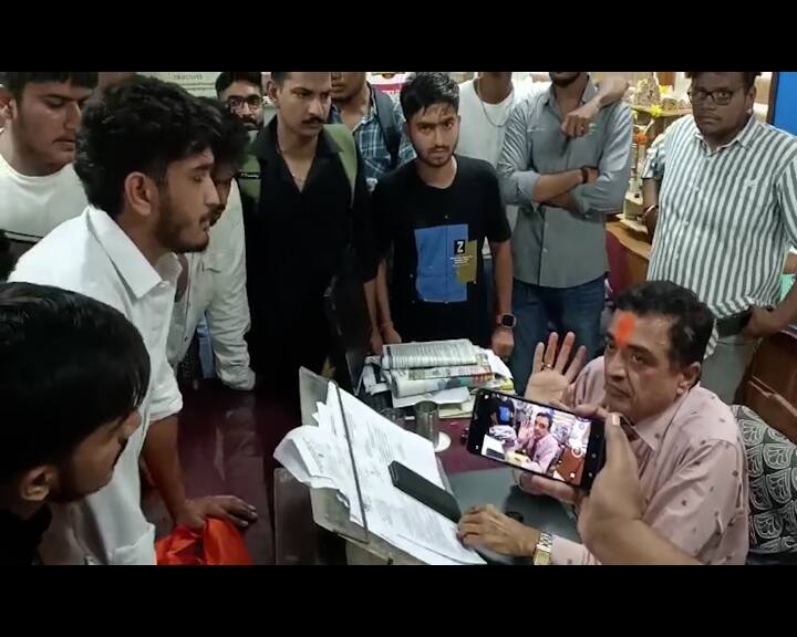 Another paper leak in the state, the account paper of B.Com in Valsad's NH Commerce College was leaked રાજ્યમાં વધુ એક પેપર લીક, વલસાડની એન.એચ. કોમર્સ કોલેજમાં બી.કોમનું એકાઉન્ટનું પેપર થયું લીક
