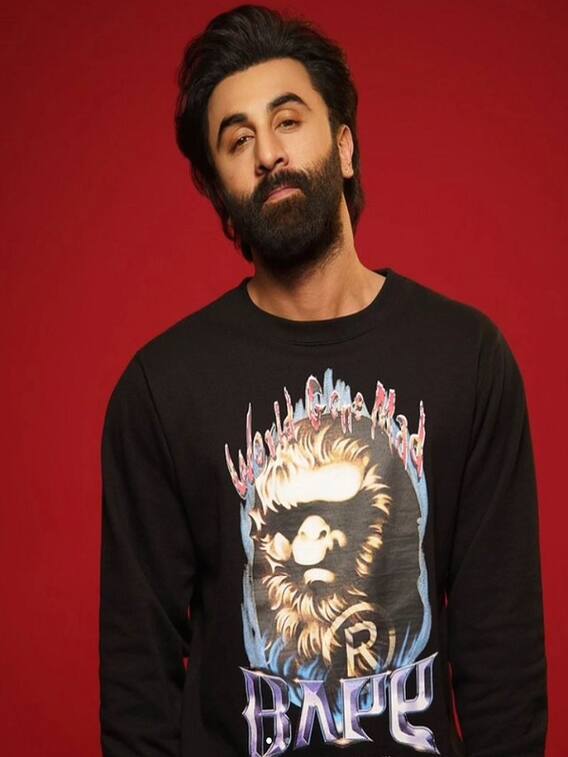 शानदार फ्लैट से घर से लेकर फुटबॉल टीम इन महंगी चीजों के मालिक है रणबीर कपूर