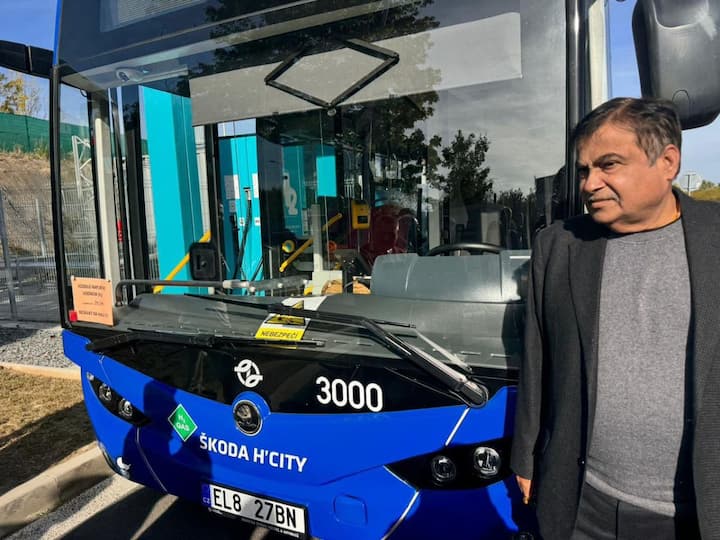 Union Minister Nitin Gadkari on Monday took a ride in the hydrogen-powered bus in Prague 