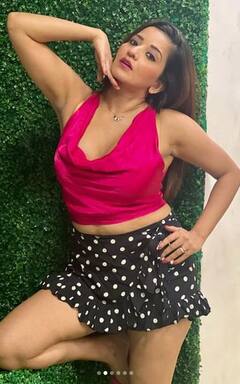 Monalisa: ਮੋਨਾਲੀਸਾ ਨੂੰ ਮਿੰਨੀ ਸਕਰਟ ਅਤੇ ਕ੍ਰੌਪ ਟਾਪ 'ਚ ਦੇਖ ਕੇ ਪ੍ਰਸ਼ੰਸਕ ਹੋਏ ਦੀਵਾਨੇ, ਦੇਖੋ ਤਸਵੀਰਾਂ