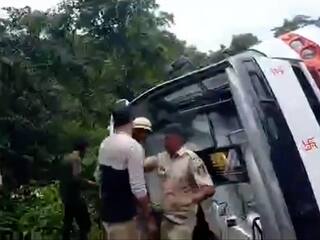 Bus Accident at Goa: चालकाचं नियंत्रण सुटलं अन् बस थेट खड्ड्यात कलंडली; पणजीहून हैदराबादला निघालेल्या बसचा भीषण अपघात, एकाचा मृत्यू, तर 25 जण जखमी