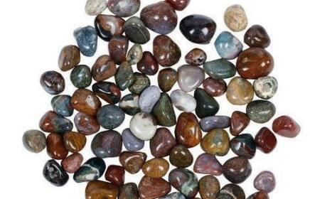 दगड: अनेक लोकांना आपल्या घरात शोपीसचे दगड ठेवण्याची हौस असते, पण यामुळे बरंच नुकसान होतं.