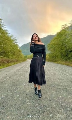 Hina Khan: ਹਿਨਾ ਖਾਨ ਨੇ ਬਲੈਕ ਡਰੈੱਸ 'ਚ ਇੰਸਟਾਗ੍ਰਾਮ 'ਤੇ ਮਚਾਈ ਤਬਾਹੀ, ਦੇਖੋ ਤਸਵੀਰਾਂ