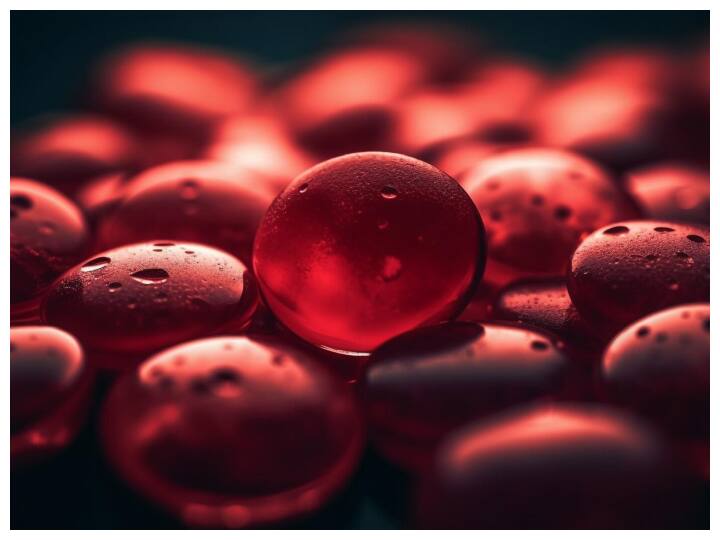 एनीमिया या ख़ून की कमी एक आम समस्या है जो किसी भी उम्र के लोगों को प्रभावित कर सकती है. खून में हीमोग्लोबिन की कमी से एनीमिया जैसी स्थिति पैदा हो जाती है.