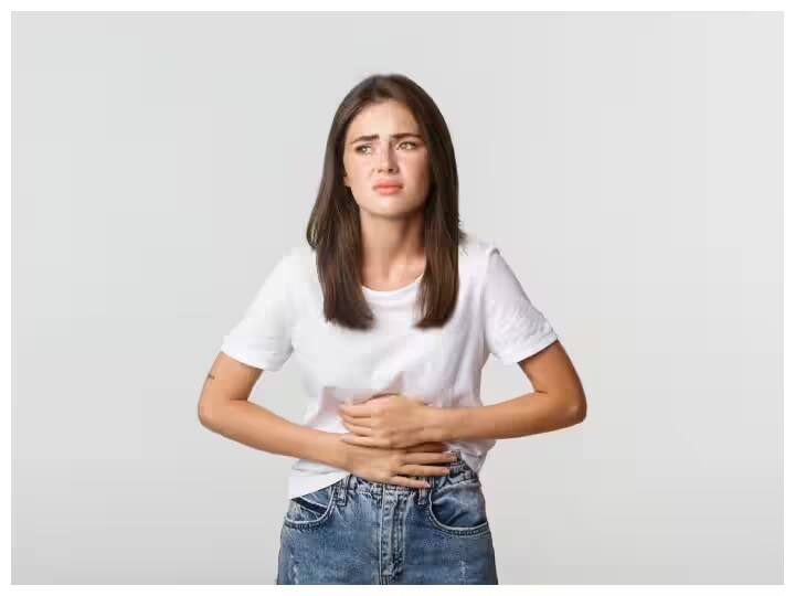 કોથમીર કબજિયાતની સમસ્યાને દૂર કરવામાં મદદરૂપ સાબિત થઈ શકે છે. ધાણામાં ફાઈબરની માત્રા વધુ હોય છે જે આંતરડાની ગતિ વધારે છે અને કબજિયાતની સમસ્યાને ઓછી કરે છે.