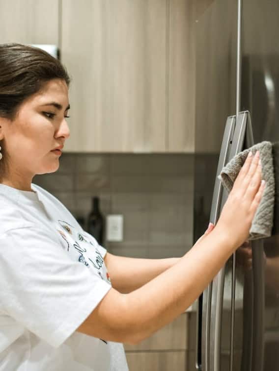 नवरात्रों से पहले इन आसान तरीकों से करें फ्रिज की सफाई