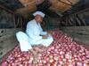 Onion Price Hike: ২৫- এ পেঁয়াজ! দাম কমিয়ে বিক্রি করছে সরকার ?