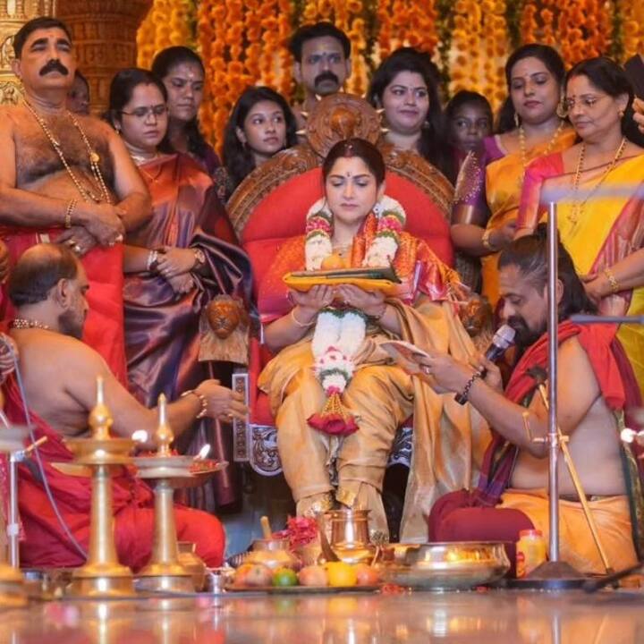 கட்டளைதாரர் என்பவர், அந்த வருடத்திற்கு நடக்கும் பூஜைக்கு தேவையான பொருட் செலவுகளை அவர்கள்தான் ஏற்க வேண்டும் என்பது குறிப்பிடத்தக்கது.