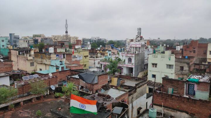 बारिश कम होने से कृषि क्षेत्र काफी प्रभावित हुई हैं. मौसम वैज्ञानिक प्रोफेसर एसएन पांडे ने बताया कि इस बार मानसून सीजन में बीते वर्षों के मुकाबले सामान्य से कम वर्षा हुई है.