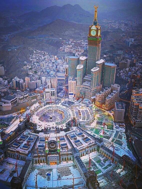 दिल्ली से मक्का मदीना का किराया कितना है?