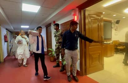 Suvendu Adhikari About To Visit Krishi Bhawan As TMC MP Abhishek Banerjee Gears To Meet With Union Minister For State Of Rural Development Abhishek Vs Suvendu: গ্রামোন্নয়ন প্রতিমন্ত্রীর সঙ্গে বৈঠকে অভিষেক বন্দ্যোপাধ্যায়, একই দিনে কৃষি ভবনে শুভেন্দু অধিকারী