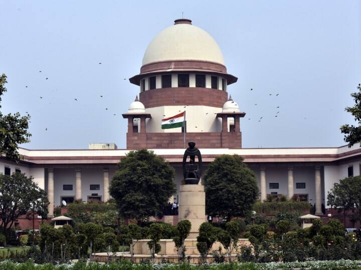 Supreme Court angry over not getting details of Sri Krishna Janambhoomi dispute case ANN श्रीकृष्ण जन्मभूमि विवाद के मुकदमों का ब्योरा न मिलने पर सुप्रीम कोर्ट नाराज, HC के रजिस्ट्रार को पेश होने का दिया आदेश