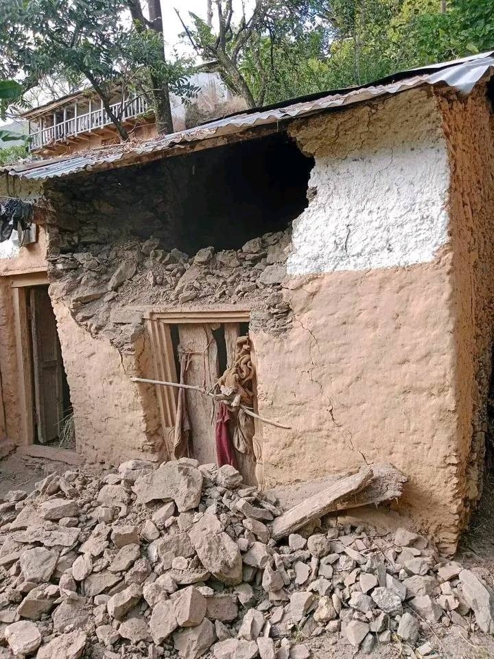 Earthquake in Nepal: नेपाल में भूकंप से कई इमारतों को नुकसान, एक घंटे के भीतर महसूस किए गए चार झटके