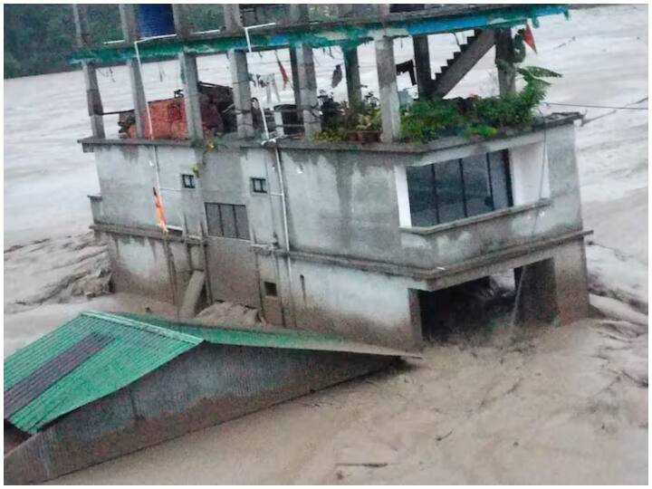 Sikkim cloud burst Know What happens on the time of cloudburst and situation after this जब बादल फटता है तो क्या गुब्बारे की तरह फट जाता है? जानिए कैसे आता है जमीन पर पानी