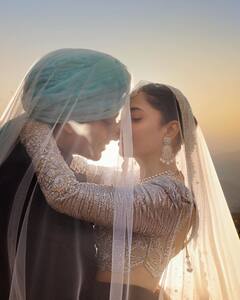 Mahira Khan Wedding Album: मां Mahira Khan के निकाह में शामिल हुआ बेटा, हाथ पकड़कर ली ग्रैंड एंट्री, इमोशनल एक्ट्रेस ने शेयर की हैं खूबसूरत तस्वीरें