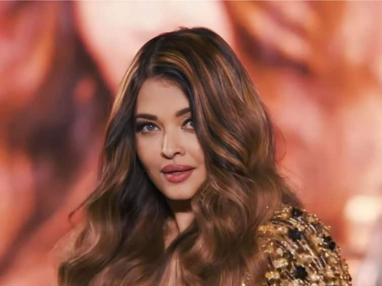 Aishwarya Rai Bachchan Gets Trolled For Her Look At Paris Fashion Week Aishwarya Rai Bachchan Gets Trolled For Her Look At Paris Fashion Week. Netizens Say, 'Looking Old'