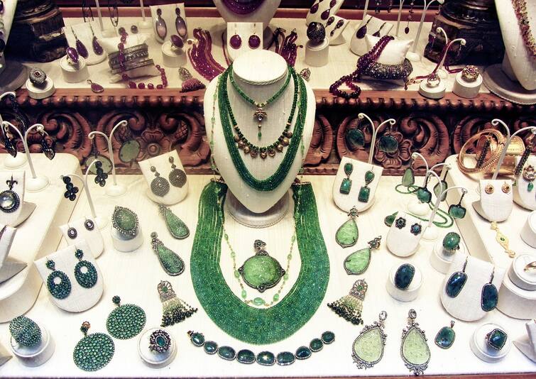 Dariba Kalan market of Delhi is famous for everything from silver to antique jewellery बोहो ज्वेलरी के लिए फेमस है दिल्ली का यह मार्केट, मुगल बादशाह की बेटी करती थी यहां से शॉपिंग