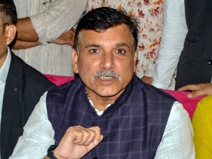 Delhi Liquor Policy: दिल्ली आबकारी नीति केस में संजय सिंह को ED ने किया गिरफ्तार, AAP का प्रदर्शन | बड़ी बातें Delhi Liquor Policy Case ED Raid Sanjay Singh Arvind Kejriwal TMC Congress Slams Modi Government BJP Gaurav Bhatia Reacts Ten Points Delhi Liquor Policy: दिल्ली आबकारी नीति केस में संजय सिंह को ED ने किया गिरफ्तार, AAP का प्रदर्शन | बड़ी बातें