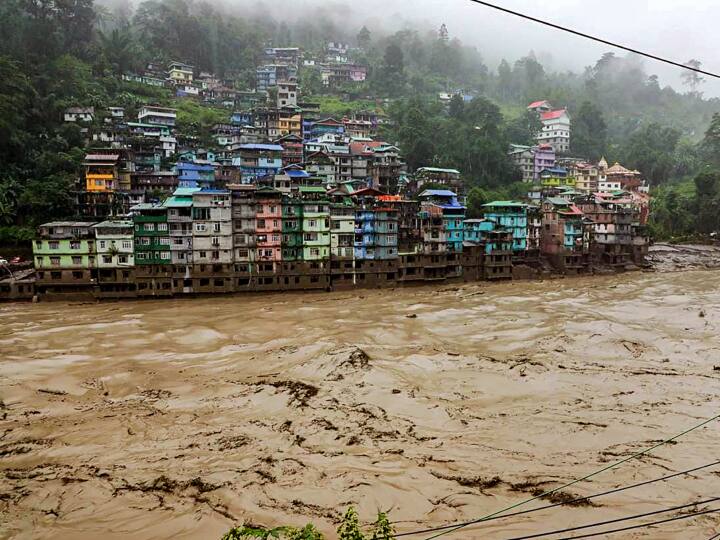 Sikkim Flash Flood 14 Dead, 102 Missing one armyman Rescued Sikkim Floods: సిక్కిం వరదల్లో 14 మంది మృతి, 102 మంది గల్లంతు