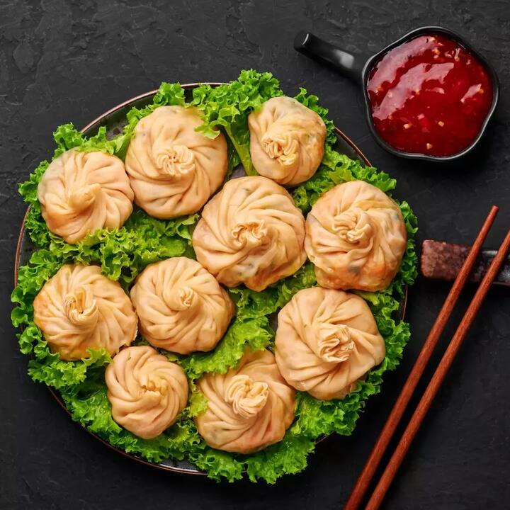 ਜੇਕਰ ਤੁਸੀਂ ਵੀ ਉਨ੍ਹਾਂ ਲੋਕਾਂ 'ਚੋਂ ਹੋ, ਜੋ ਅਕਸਰ ਮੋਮੋਜ਼ ਨੂੰ ਚਟਪਟਾ ਨਾਲ ਖਾਂਦੇ ਹਨ, ਤਾਂ ਅੱਜ ਅਸੀਂ ਤੁਹਾਨੂੰ ਇਸ ਦੇ ਕਾਰਨ ਹੋਣ ਵਾਲੇ ਕੁਝ ਭਿਆਨਕ ਨੁਕਸਾਨਾਂ ਬਾਰੇ ਦੱਸਾਂਗੇ-