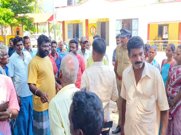 Thiruvannamalai news Parents demand change of teacher who monologues school students under the influence of alcohol TNN மது போதையில்  ஒருமையில் பேசும் ஆசிரியர்; பள்ளியை முற்றுகையிட்ட பெற்றோர்களால் பரபரப்பு