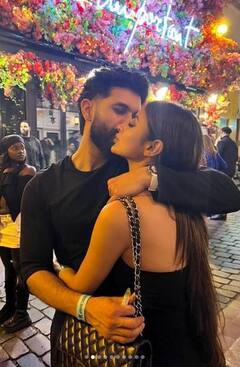 Mouni Roy: ਪੈਰਿਸ ਦੀਆਂ ਗਲੀਆਂ 'ਚ ਘੁੰਮਦੀ ਨਜ਼ਰ ਆਈ ਮੌਨੀ ਰਾਏ, ਪਤੀ ਸੂਰਜ ਨੰਬਿਆਰ ਨੇ ਇਸ ਤਰ੍ਹਾਂ ਕੀਤਾ ਪਿਆਰ