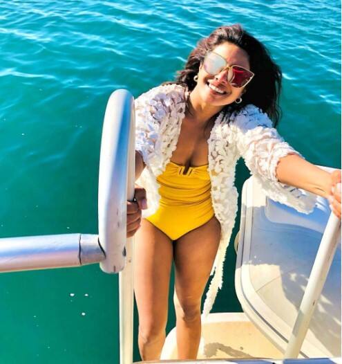 અભિનેત્રી પ્રિયંકા ચોપરાની બોલ્ડ બિકિની તસવીરો સોશિયલ મીડિયામાં વાયરલ થઈ રહી છે.