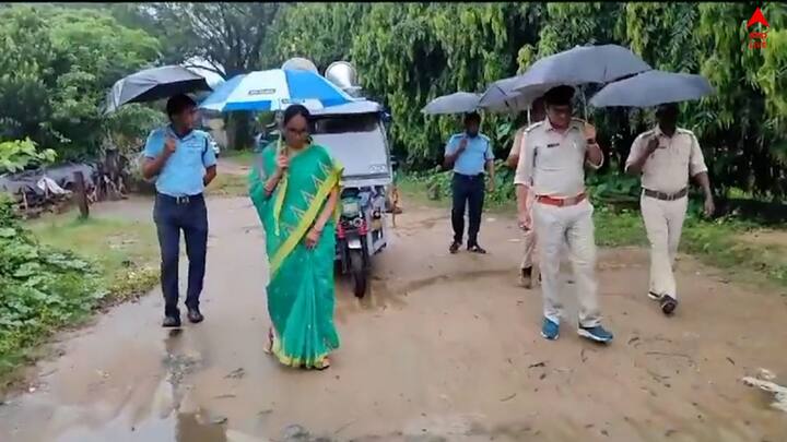 ডিভিসি'র জল ছাড়ায় দামোদরের জলস্তর অনেকটাই বেড়েছে।একদিকে দক্ষিণবঙ্গে লাগাতার বর্ষণ। অন্যদিকে ঝাড়খন্ডেও ব্যপক বৃষ্টি।