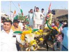 ट्रैक्टर-बुलडोजर और हार्वेस्टर के बाद एमपी की राजनीति में अब 'बैलगाड़ी' की एंट्री, जीतू पटवारी का दिखा अलग अंदाज