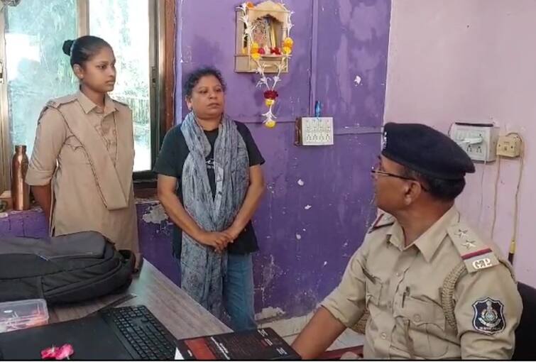 Mandvi police arrested a woman named Neha Patel Surat: નેહા પટેલ નામની આ ચીટર મહિલાએ નકલી ડે. કલેક્ટર બની લગાડ્યો કરોડોનો ચૂનો, ચિટિંગની મોડસ ઓપરેન્ડી જોઈ પોલીસ પણ ચોંકી