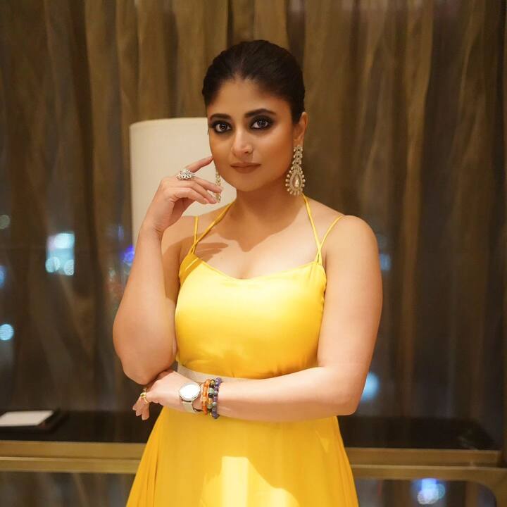কেনাকাটা না হলেও, পুজোর পরিকল্পনা কার্যত পাকা করে ফেলেছেন অভিনেত্রী। সন্দীপ্তা বলছেন, 'অনেক বছর পরে কলকাতায় পুজো কাটাব, তাই এক্কেবারে ছুটির মেজাজ। পুজোর মধ্যে কোনও কাজ আসলেও বারণ করে দিচ্ছি। সপ্তমী থেকে একেবারে কাজ বন্ধ। এবার পুজোয় বাবা-মা, বন্ধু আর পরিবার।'