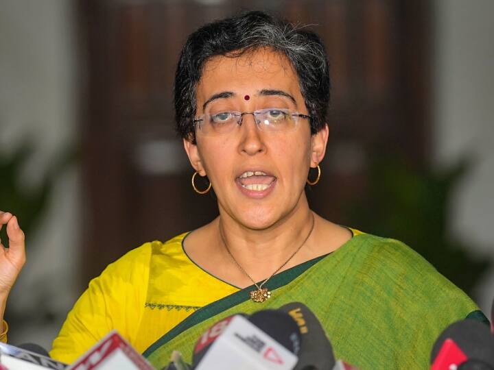 Sanjay Singh ED Raids: 'बीजेपी को AAP से लगता है डर', संजय सिंह के घर ईडी की छापेमारी को लेकर बोलीं मंत्री आतिशी Sanjay Singh Home ED Raid Delhi Minister Atishi Reaction And Attacks On BJP PM Narendra Modi Sanjay Singh ED Raids: 'बीजेपी को AAP से लगता है डर', संजय सिंह के घर ईडी की छापेमारी को लेकर बोलीं मंत्री आतिशी