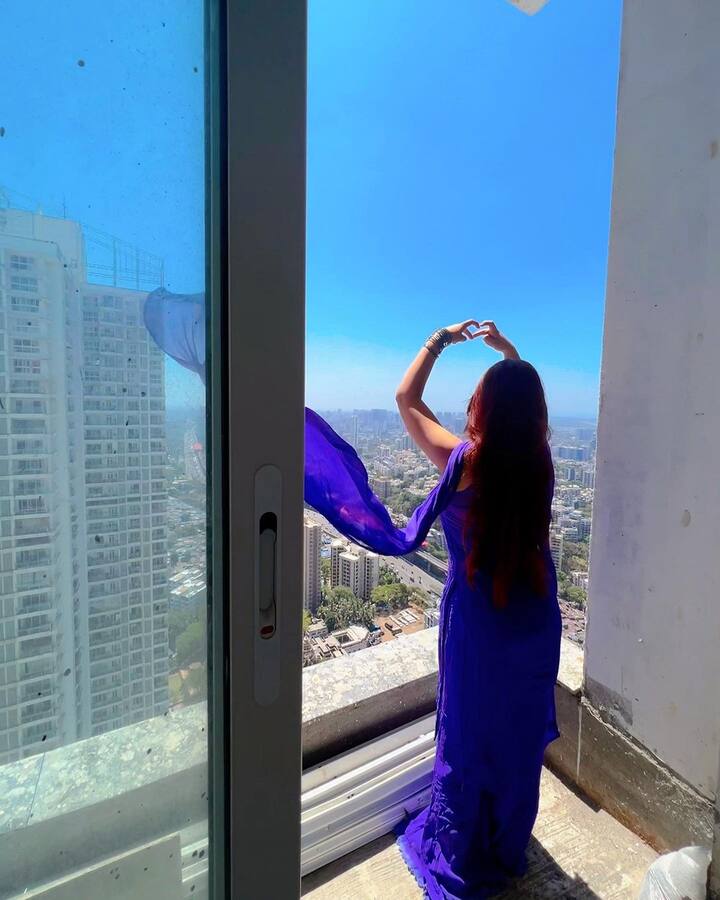 બાદમાં તેણે 'સાથ નિભાના સાથિયા', 'પટિયાલા બેબ્સ', 'યે રિશ્તા ક્યા કહેલાતા હૈ', 'ના બોલે તુમ ના મૈંને કુછ કહા' સહિત અનેક સિરિયલ્સમાં કામ કર્યું છે. હવે 19 વર્ષની Ashnoor Kaurએ નવું ઘર ખરીદ્યું છે.