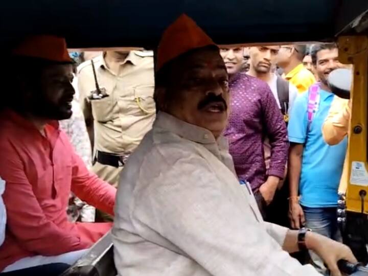 दरम्यान, भाजपचे फक्त एकच लक्ष आहे, दुसऱ्याचे पक्ष फोडणे आणि आपले सरकार टिकवणे हेच असल्याची टीका भास्कर जाधव यांनी केली.