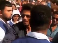 फैन को दिया धक्का, 'डंकी' को मलयालम फिल्म का रीमेक बताने पर गुस्सा हो गए शाहरुख?, जानें क्या है वायरल दावे का सच