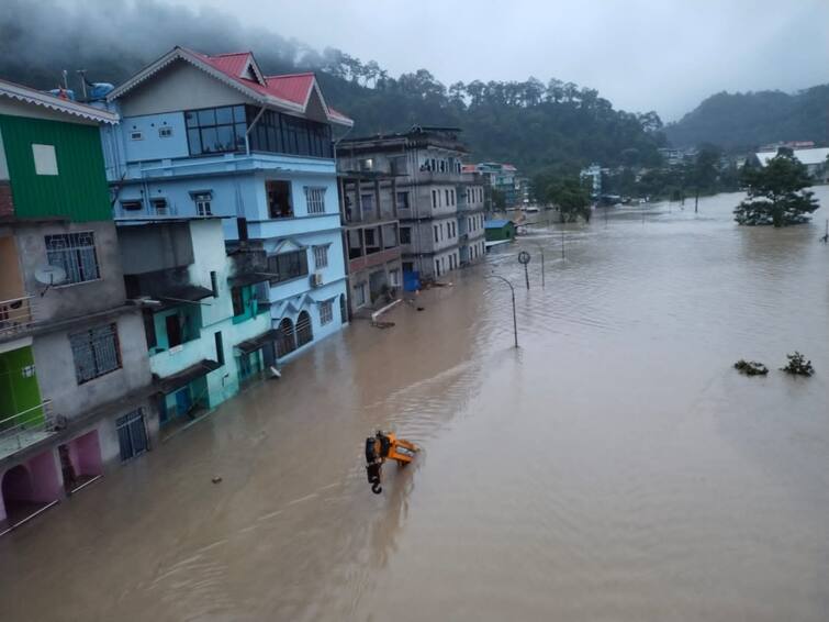 sikkim floods update death trolls reaches 41 deaths 25 thousand people effected Sikkim Floods : सिक्कीममध्ये पुराचा तडाखा! 25000 लोक बाधित, 1200 घरे वाहून गेली, आतापर्यंत 41 जणांचा मृत्यू