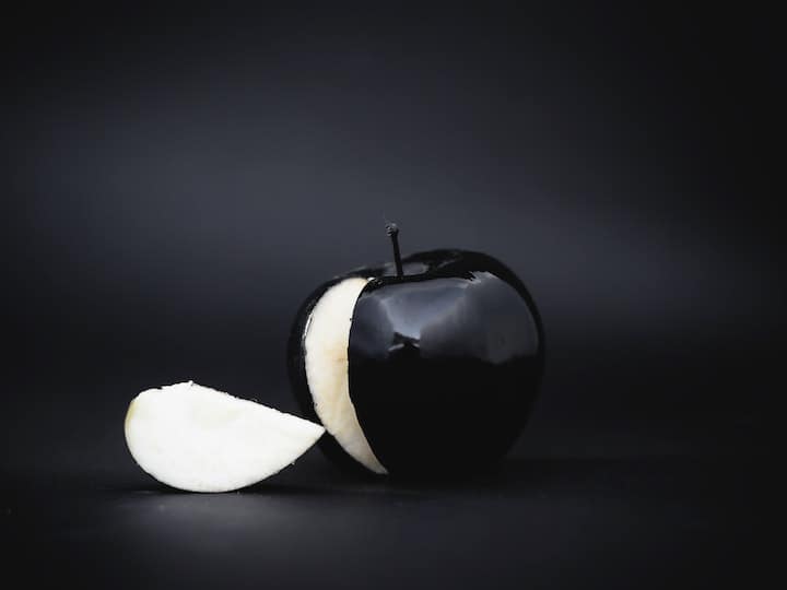 This is the most expensive apple in the world black diamond apple ये है दुनिया का सबसे महंगा सेब, 500 रुपये है एक सेब की कीमत