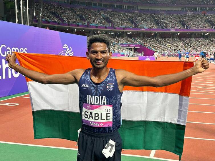 Asian Games 2023 Avinash Sable clinches the Silver in Mens 5000m running  race Asian Games 2023: 5 ஆயிரம் மீட்டரில் அடித்தது வெள்ளி: சாதித்த இந்திய வீரர் அவினேஷ் சாப்ளே