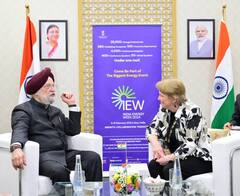पेट्रोलियम मंत्री ने तेल उत्पादक देशों को किया आगाह, बोले - 2008 के समान कच्चे तेल की आसमान छूती कीमतें कर सकती हैं क्रैश