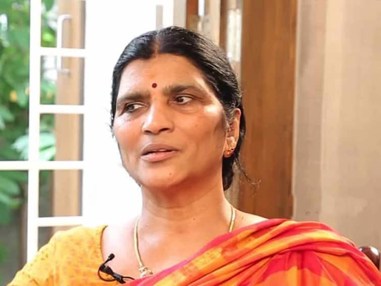 Nandamuri Lakshmi Parvathi makes controversial comments on Chandrababu Arrest Lakshmi Parvathi: ఆయనకి తాటిచెట్టులా 75 ఏళ్లు, సెల్‌ఫోన్ తానే కనిపెట్టారట - లక్ష్మీ పార్వతి ఎద్దేవా