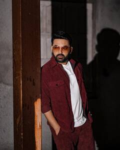 Kapil Sharma Lifestyle: 25 करोड़ के घर से लेकर कई लग्जरी गाड़ियों तक, लाइफस्टाइल में बड़े-बड़े स्टार्स को टक्कर देता है कॉमेडी का ये बादशाह