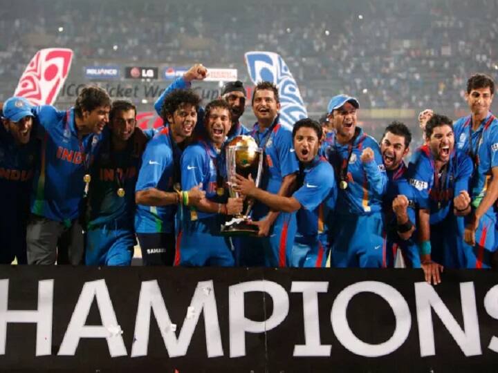 क्रिकेट की दुनिया का 10वां वर्ल्ड कप एक बार फिर भारत लौटा. साल 2011 में भारत, पाकिस्तान और श्रीलंका ने फिर से वर्ल्ड कप की मेजबानी की. इस बार भारत वर्ल्ड कप चैंपियन बना.
